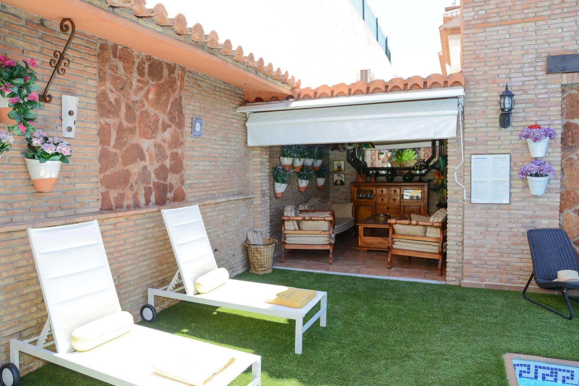 Apartamentos Turisticos Tronca Luxury Granada Exterior photo