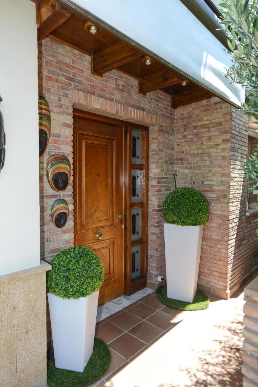 Apartamentos Turisticos Tronca Luxury Granada Exterior photo