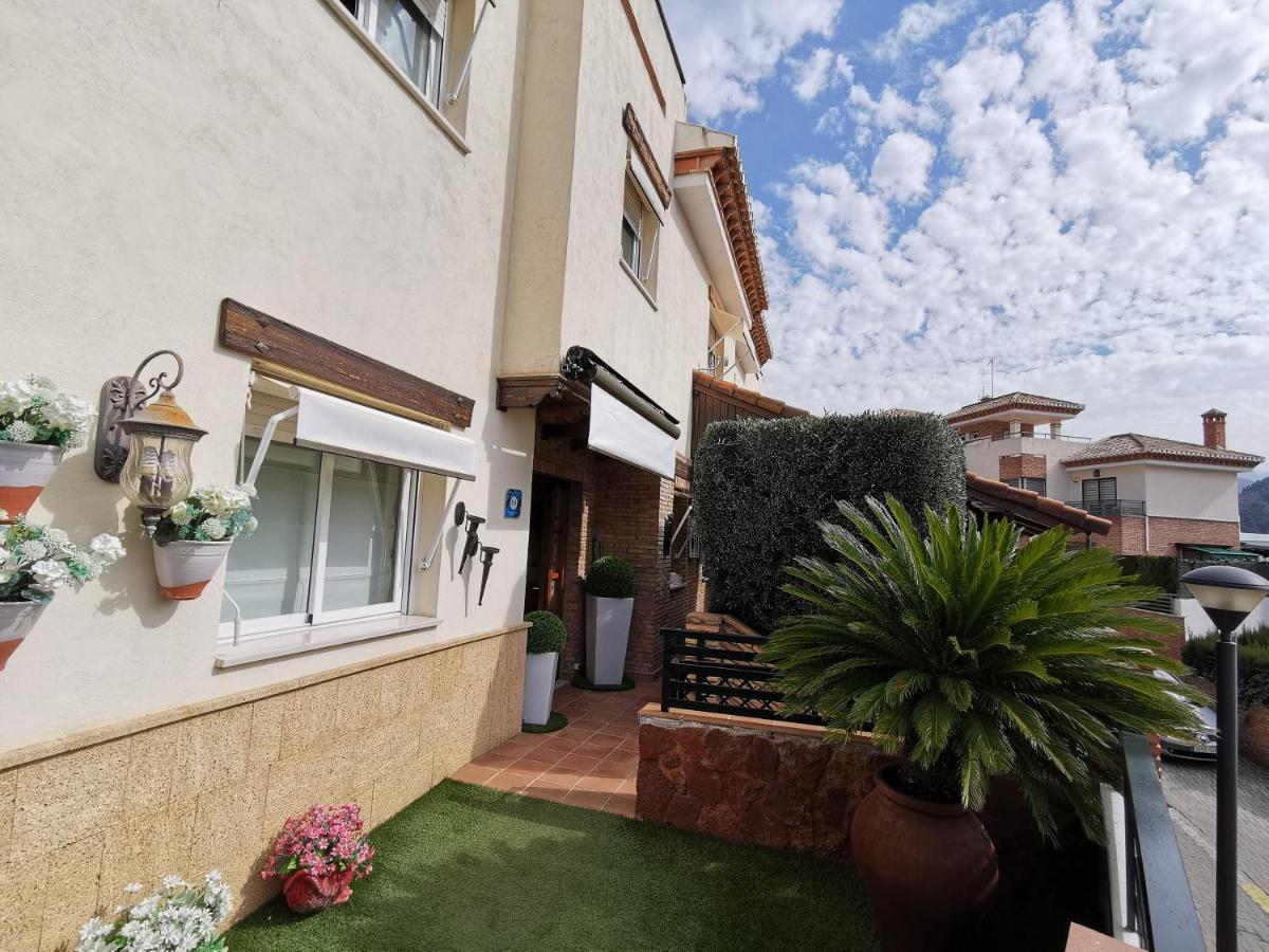 Apartamentos Turisticos Tronca Luxury Granada Exterior photo